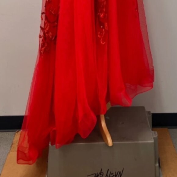 JJ's House Red Ball-Gown w/ Sweep Train Tulle Lace w/ Sequins Sz 8 196082 - Picture 11 of 13